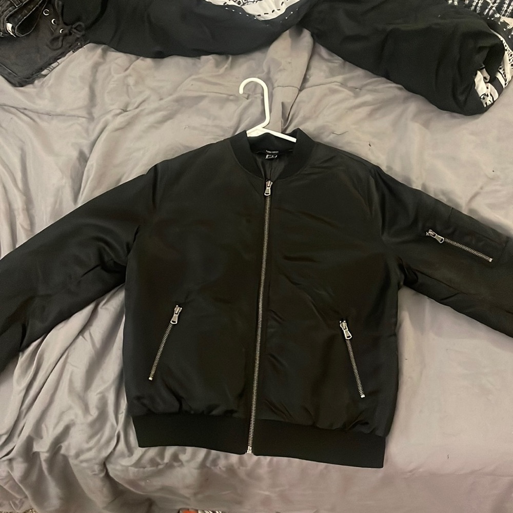 Bobber jacket from forever 21. size small in black
